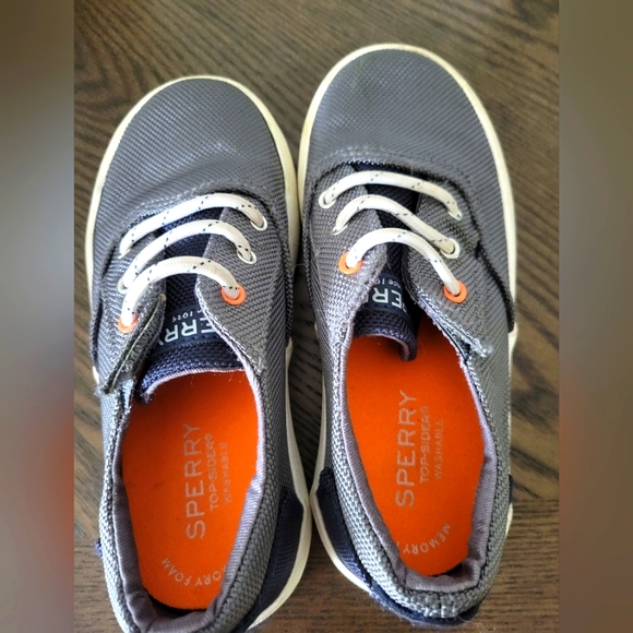 EUC  sperry slip ons - Picture 1 of 4